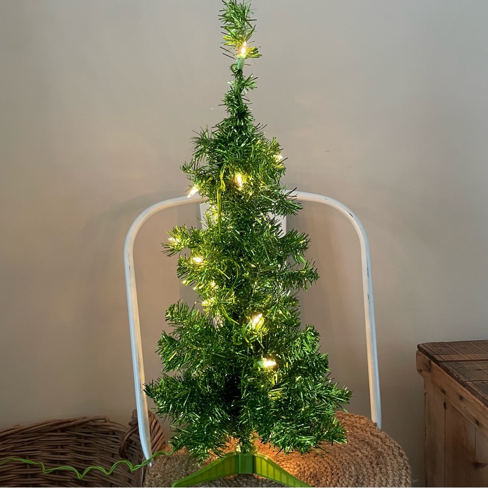FREE Green Tinsel Pre-Lit Mini Christmas Tree❤️🎄